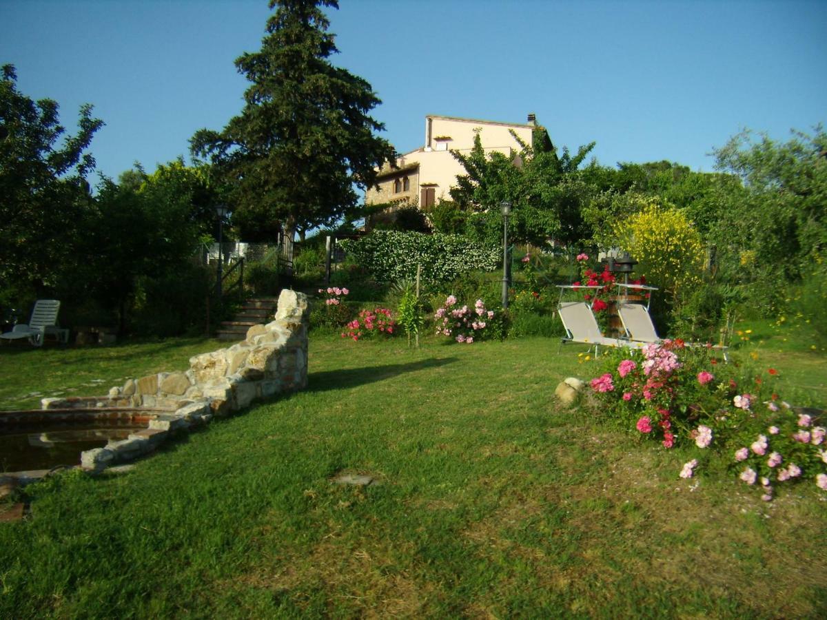 Апартаменты Nido Di Rondine Монтеспертоли Экстерьер фото